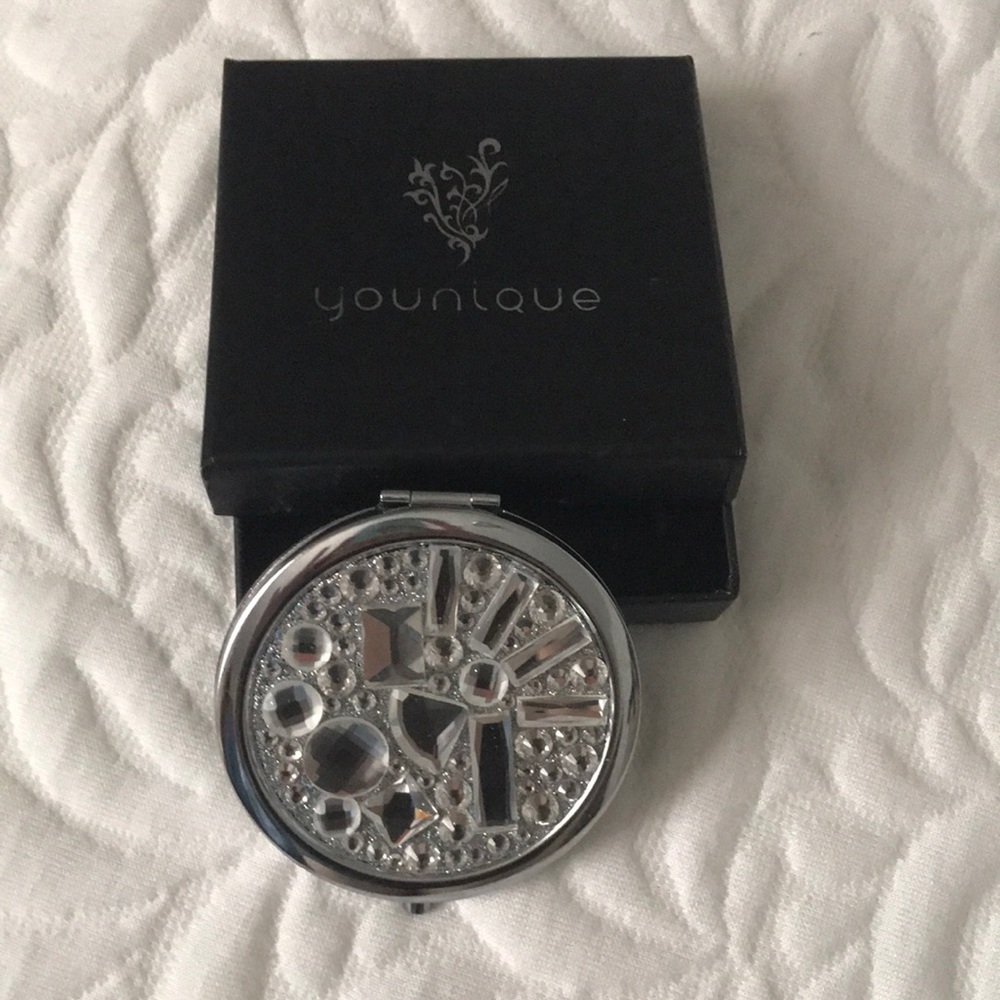Younique Compact Mirror